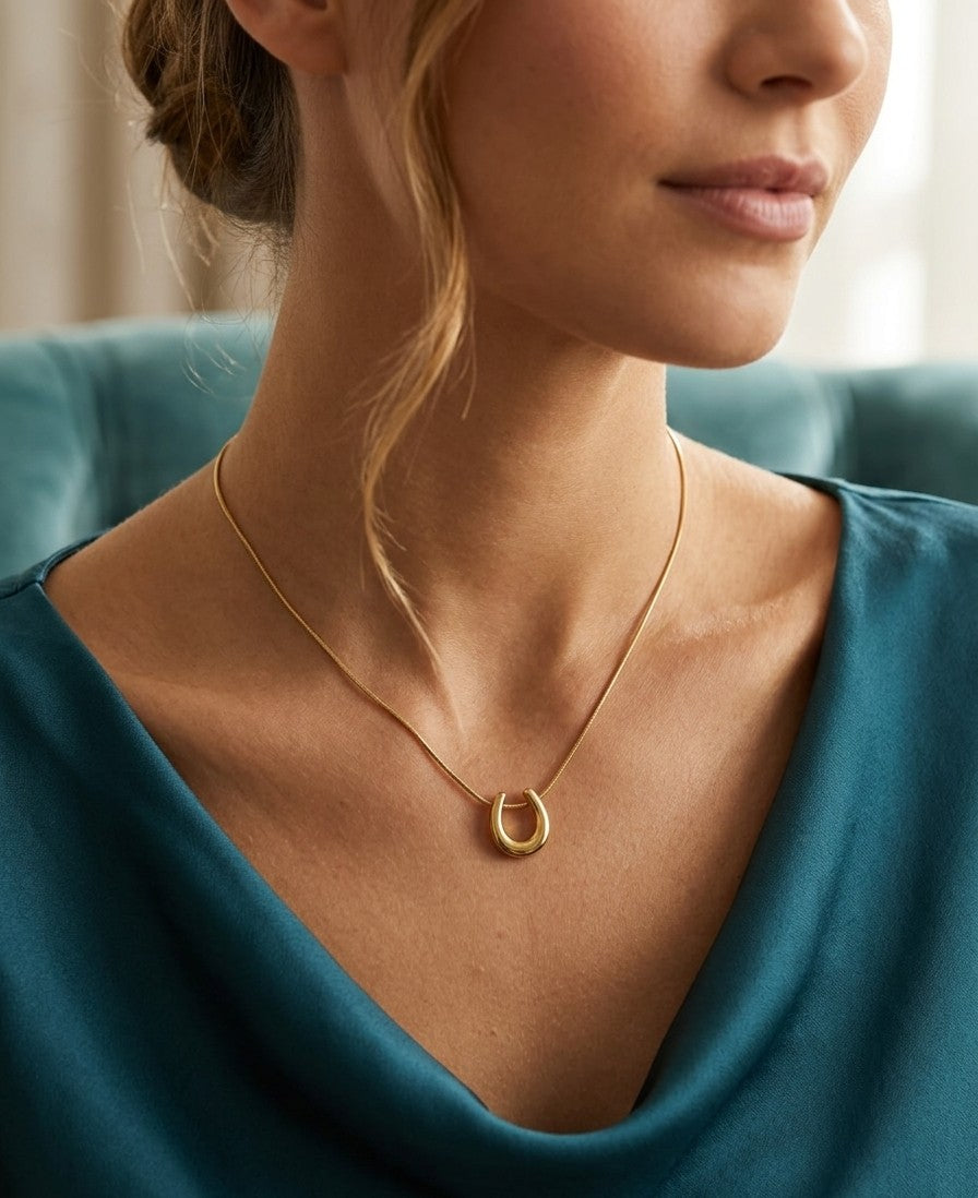 U Shaped Pendant