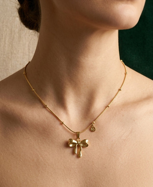 Bow Heart Pendant With Dotted Chain