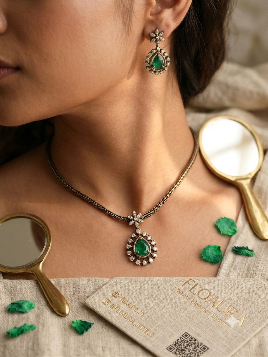 Green Teardrop Stone With Flower Necklace Set With Earrings